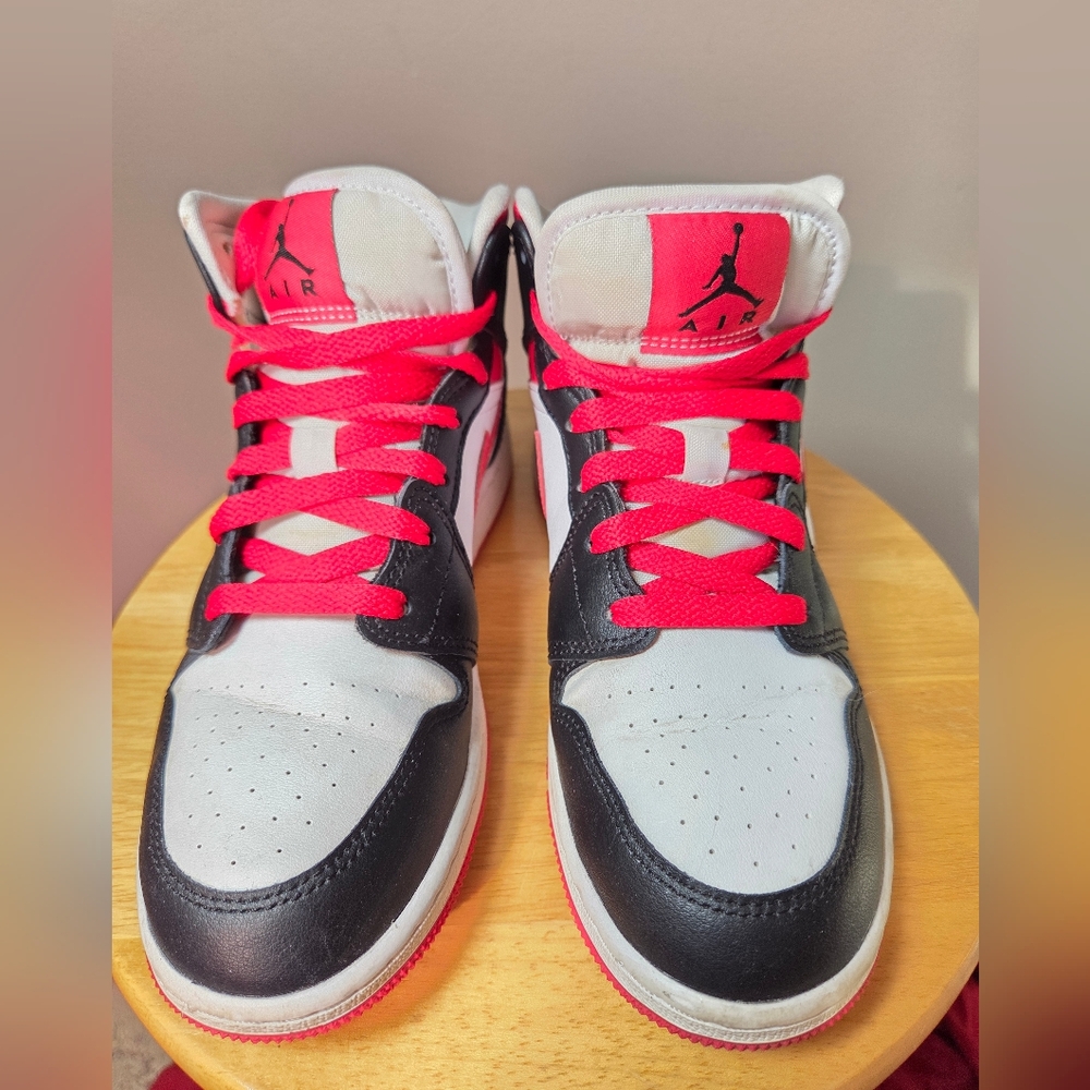 Nike Air Jordan High-Top Black Red White Sneakers